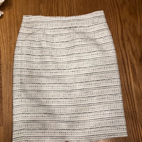 Skirt - Picture 1 of 3